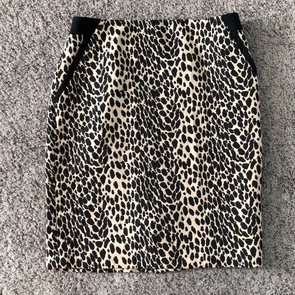 The Limited Dresses & Skirts - The Limited Animal Print Pencil Skirt sz 6
